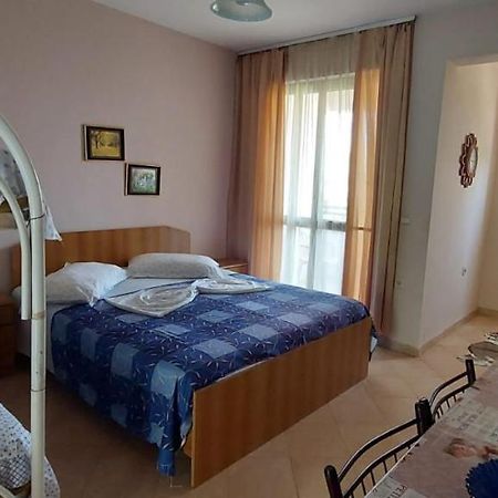 Villa Madani Durres Bagian luar foto
