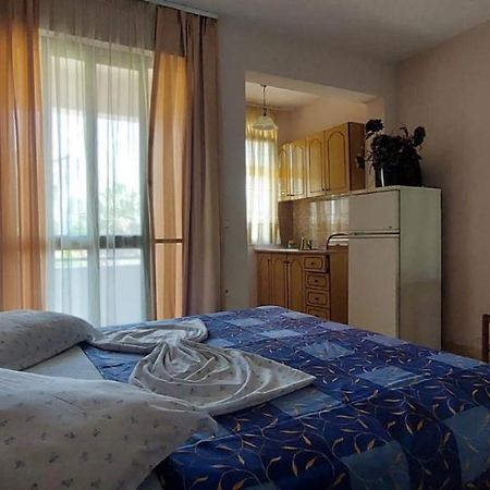 Villa Madani Durres Bagian luar foto