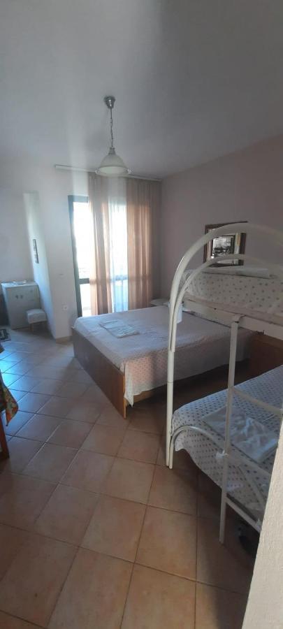 Villa Madani Durres Bagian luar foto