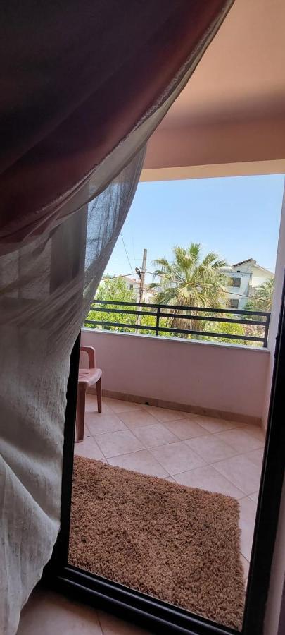 Villa Madani Durres Bagian luar foto