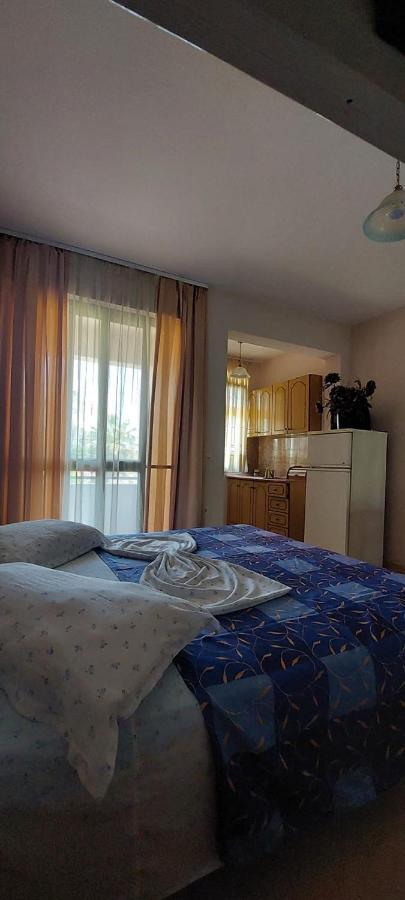 Villa Madani Durres Bagian luar foto