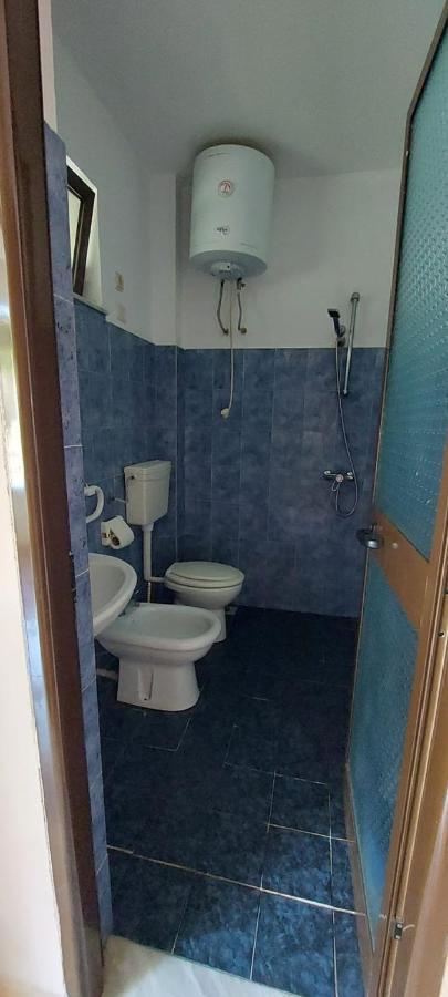 Villa Madani Durres Bagian luar foto