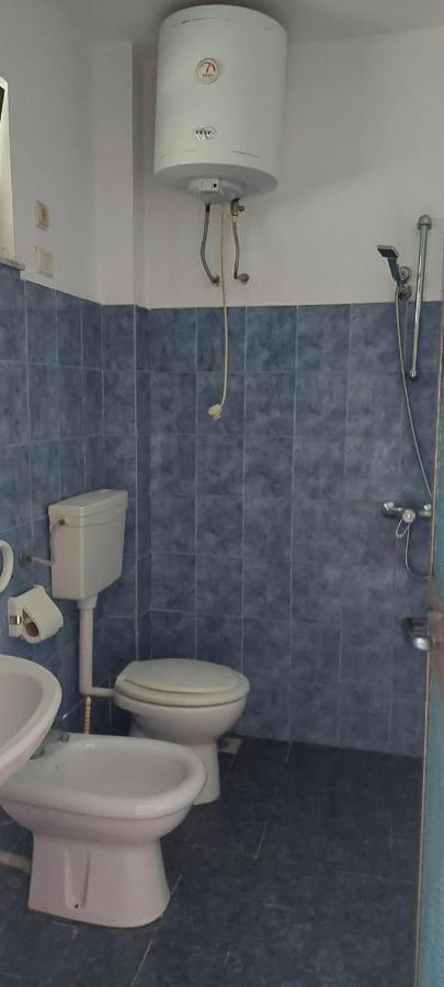 Villa Madani Durres Bagian luar foto